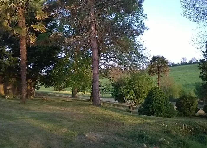 Le Logis Du Pradet Panzió